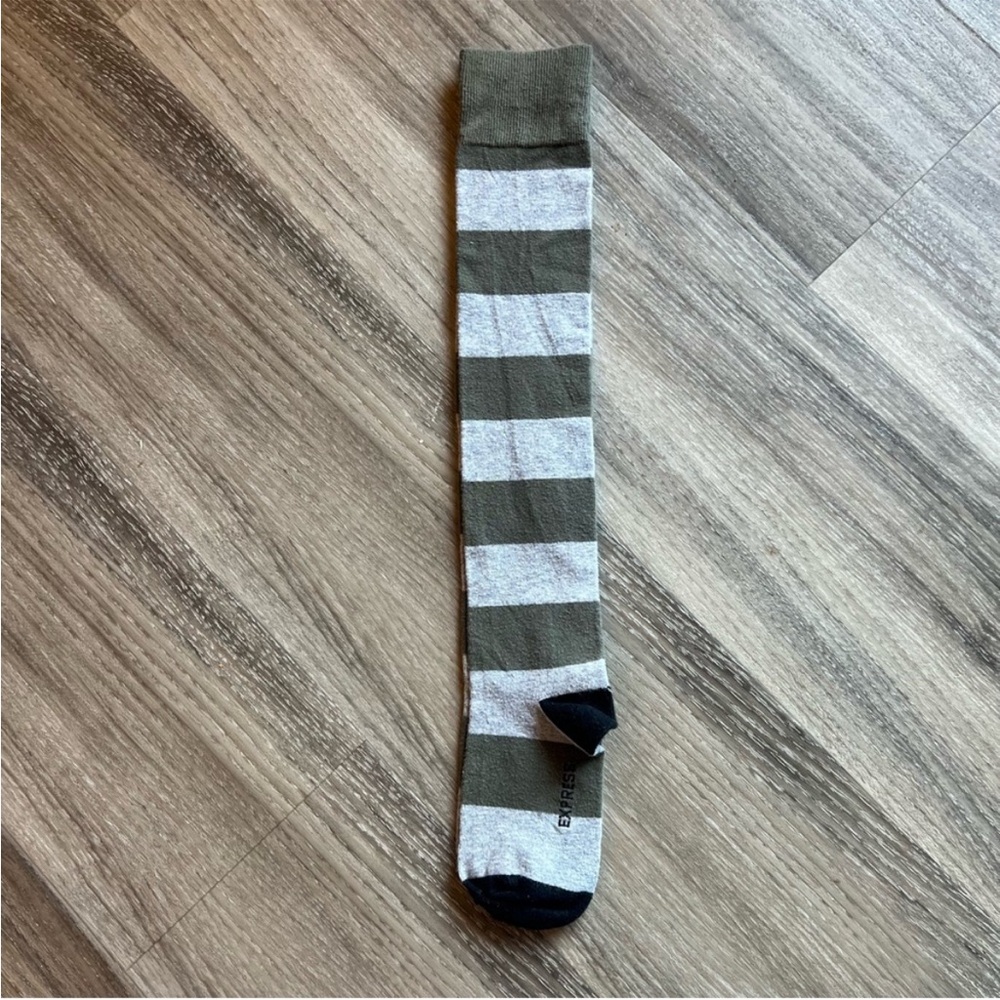 Express Knee Socks